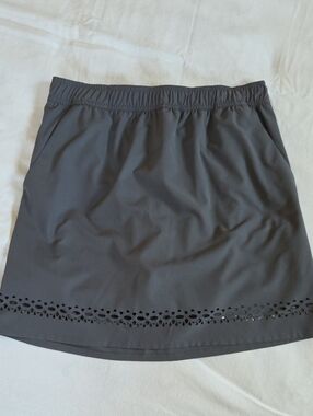 Stillwater Supply Co. Gray Laser-Cut Hem Women's Skorts-Elastic Waist